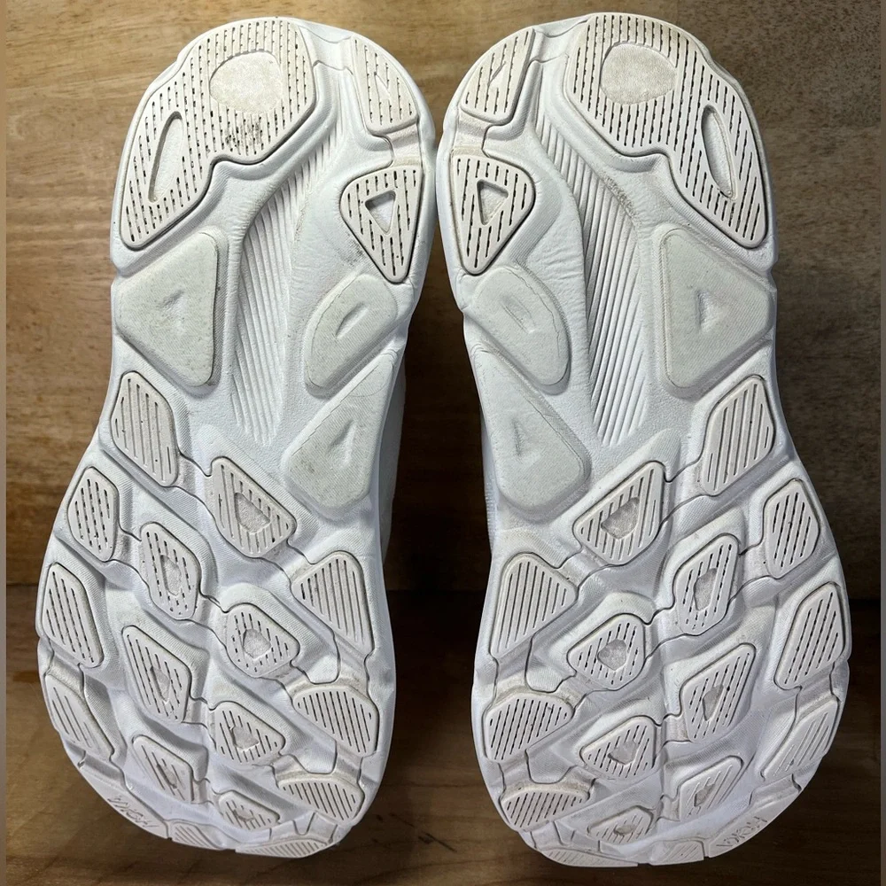 Hoka One One Clifton 9 REFLECTIVE Womens Size 11 Running Shoes Sneakers White - Picture 8 of 12